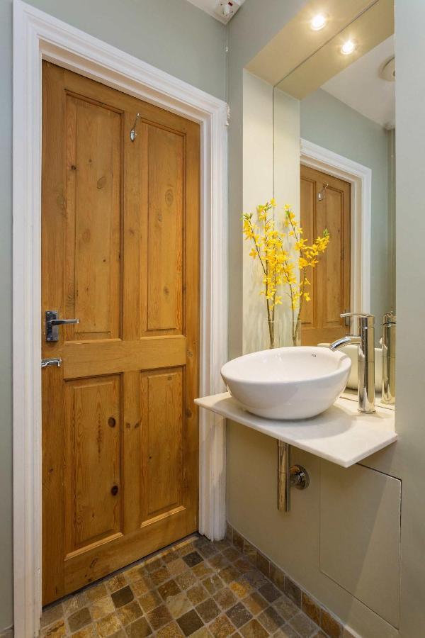 Veeve - Wimbledon Wildflower ลอนดอน ภายนอก รูปภาพ